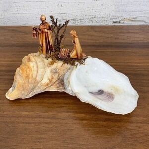 Virgin Mary Madonna and Jesus Oyster Shell Handmade and Hand‎ Painted